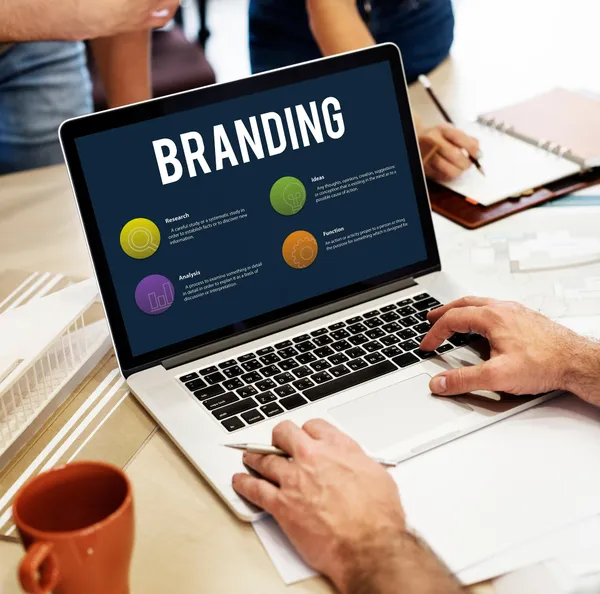 Jak mierzyć efektywność kampanii brandingowych